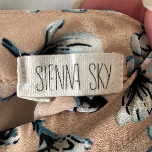 Sienna Sky High Rise Peach Pino Nude Floral Blouse with Lace Inlay - Picture 7 of 8